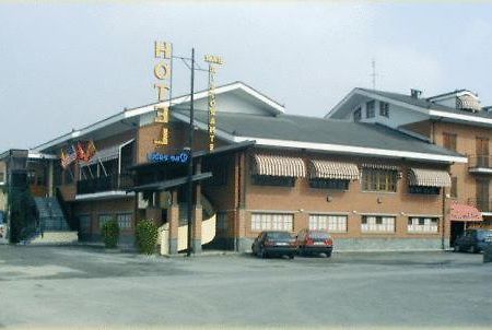 Hotel Quo Vadis None Kültér fotó