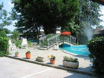 Hotel Quo Vadis None Kültér fotó