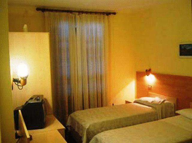 Hotel Quo Vadis None Kültér fotó
